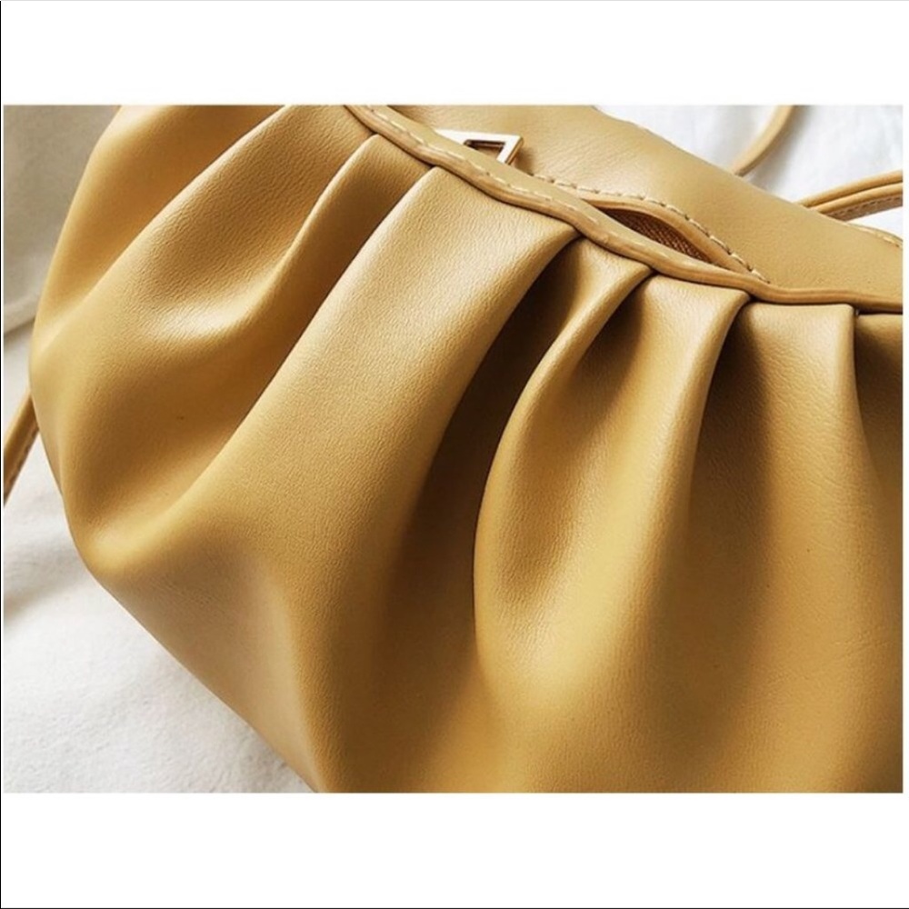 *Host Pick* Elegant vegan leather shoulder bag - Picture 7 of 13